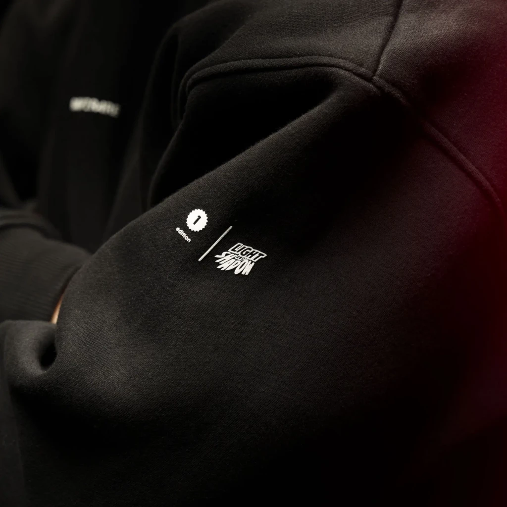 Hoodie Black / L