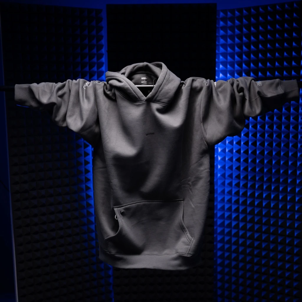Berlin Cardshow Hoodie Präsentation