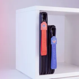 Raw2Rare 2Hook Straps am Raw2Rare ZipBinder360 ZipBinder480 – Moodshot im Regal